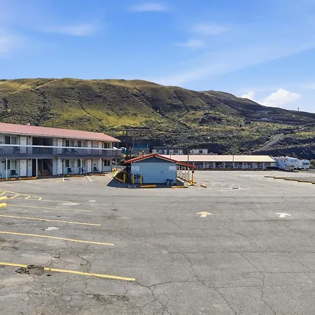 Canada'S Best Value Desert Inn & Suites-2