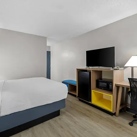 Days Inn By Wyndham Fond Du Lac-2