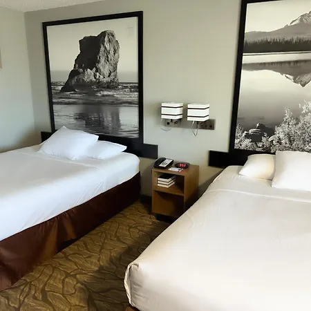 Super 8 By Wyndham Baker City-3