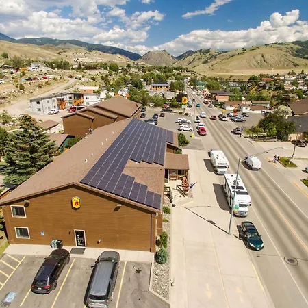 Super 8 By Wyndham Gardiner/Yellowstone Park Area-3