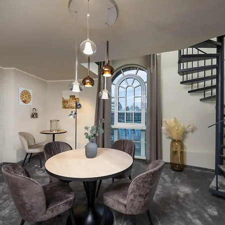 Wasserturm Hotel Cologne, Curio Collection By Hilton-3