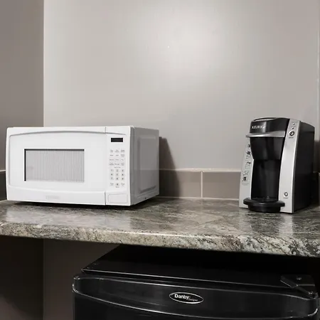 Travelodge By Wyndham Grande Prairie-3