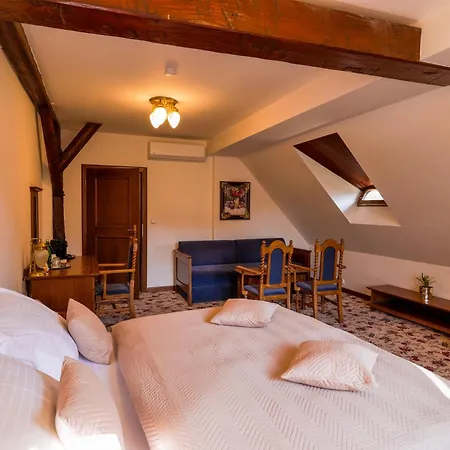 Lh Hotel Gold-3