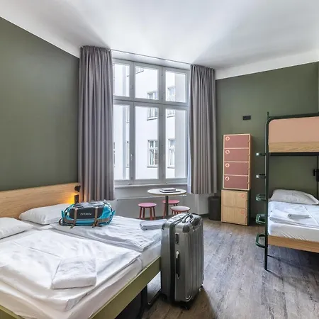 Meininger Hotel Berlin Mitte-2