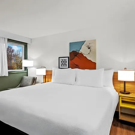 Spark By Hilton Portland Airport Maine Mall-3