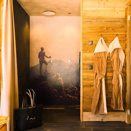 Mons Silva Private Luxury Chalets-3