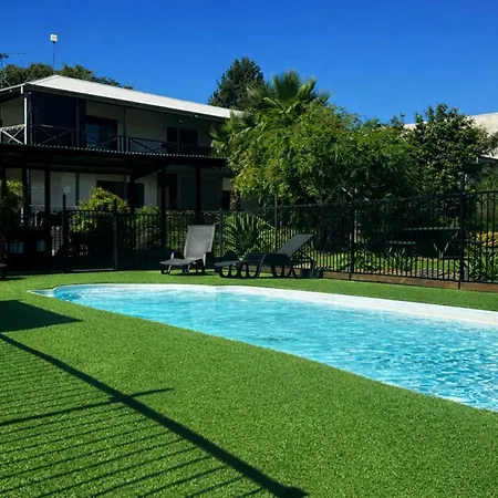 Batemans Bay Holiday Park & Hostel-2