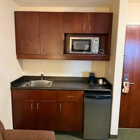 Lakeview Inns & Suites - Slave Lake-2
