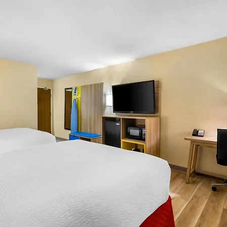 Days Inn By Wyndham Minot-2