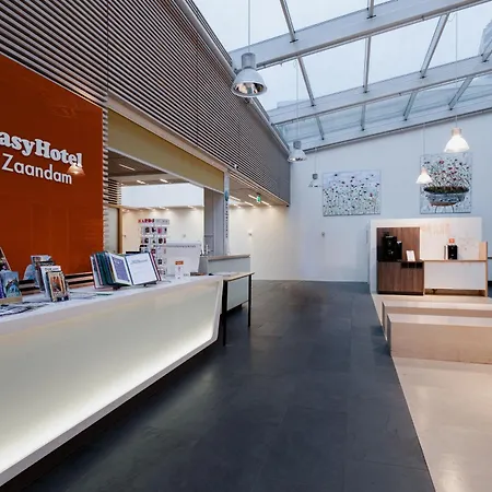 Easyhotel Amsterdam Zaandam-3