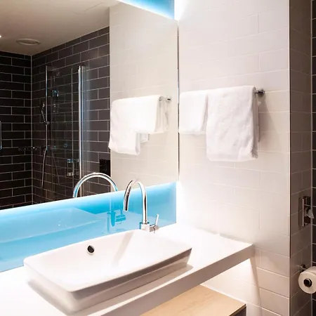 Holiday Inn Express & Suites - Basel - Allschwil By Ihg-2