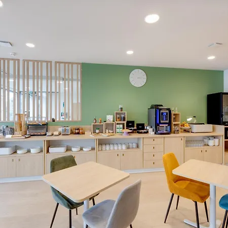 Karaez Hôtel - BritHotel Carhaix-2