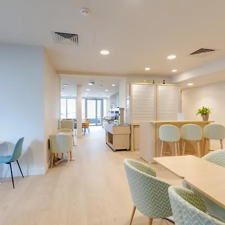 Karaez Hôtel - BritHotel Carhaix-2
