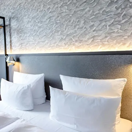 Motel One Hamburg-Alster-3