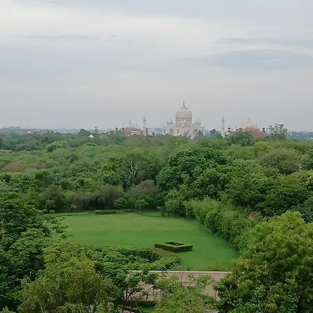 Hotel Taj Plaza, Just A 5-Minute Walk From The Taj Mahal 600 Meters-2