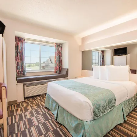 Microtel Inn & Suites Claremore Route 66-3