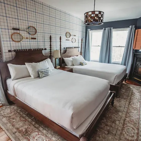 Hideaway Inn Lenox-3