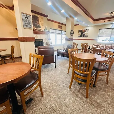 Yellowstone Lodge-2