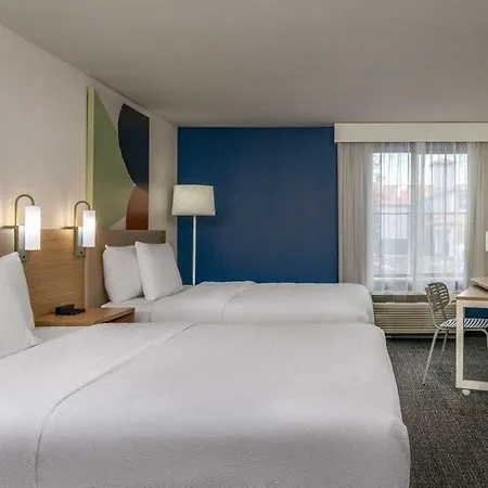 Spark By Hilton Louisville Airport-2