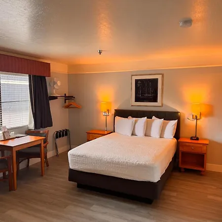 Seabird Lodge Fort Bragg-2