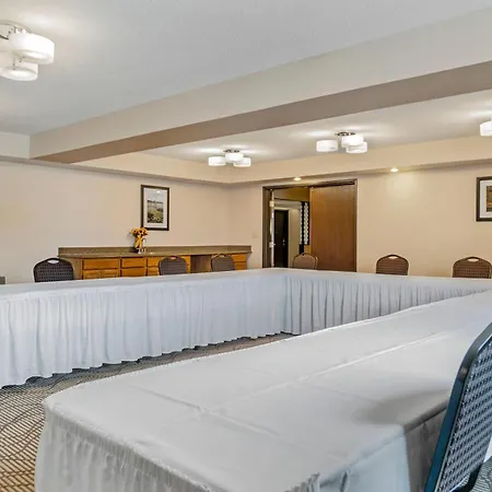 Comfort Inn Manistique-3