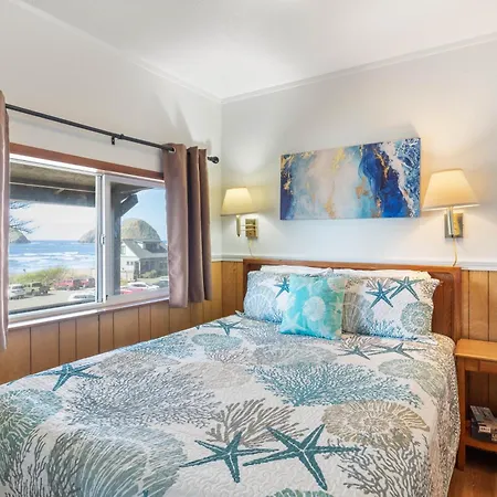 Oceanside Ocean Front Cabins-2