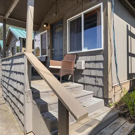 Oceanside Ocean Front Cabins-2