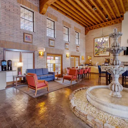 Comfort Suites Tucson Near Sabino Canyon-3