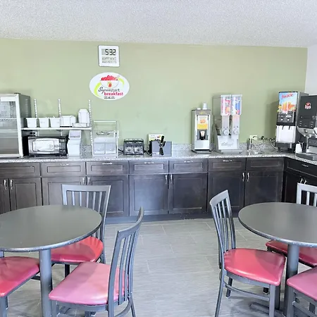 Super 8 By Wyndham Fond Du Lac-3