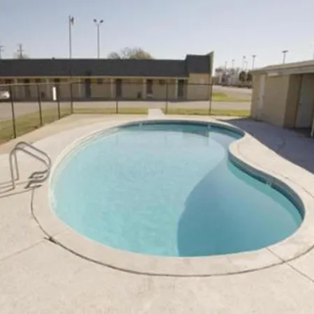 Americas Best Value Inn Giddings-3
