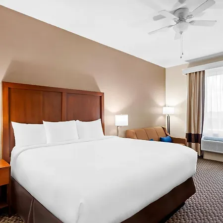 Comfort Inn & Suites Grenada-3