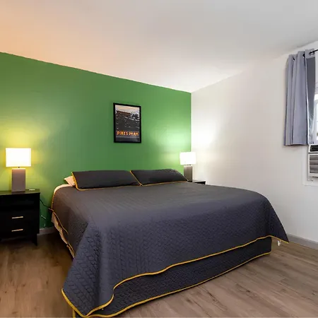 Modern Motel-2