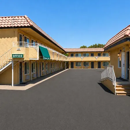 Vagabond Inn Hemet-2