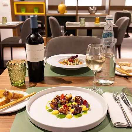 Holiday Inn Naples By Ihg-2