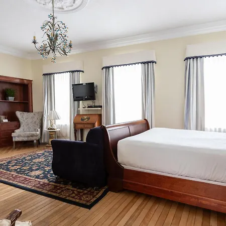 Hotel Champlain-3