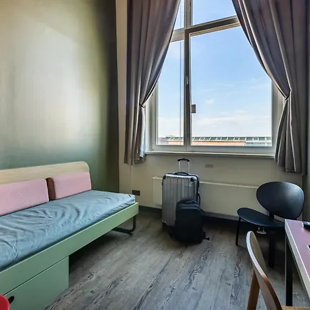 Meininger Hotel Berlin Mitte-2