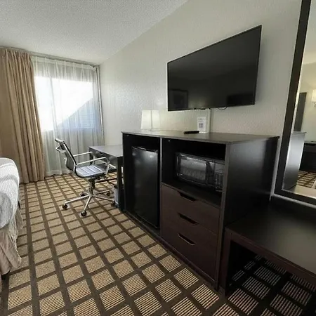 Baymont By Wyndham Queensbury/Lake George-2