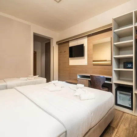 Hotel Aurora-2