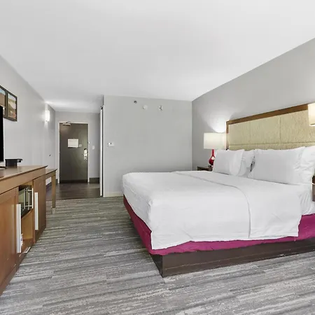 Hampton Inn Salem-3