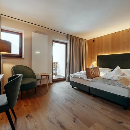 Alpin&Vital Hotel La Perla-3