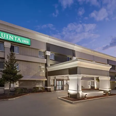 La Quinta Inn By Wyndham Milwaukee Airport / Oak Creek-2