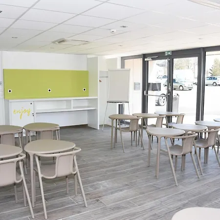 Ibis Budget Langres-3