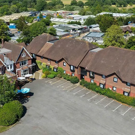 The Hickstead Hotel By Uno-Free Parking-3