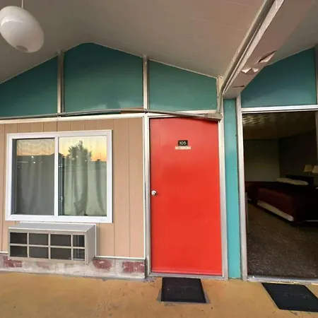 Gray Plaza Motel Benton Rend Lake I-57-2