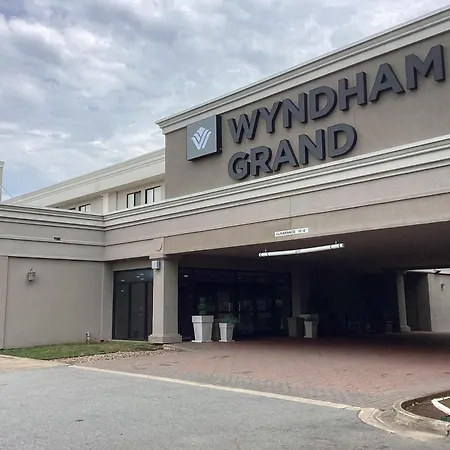Wyndham Grand Executive Center Little Rock Airport-3