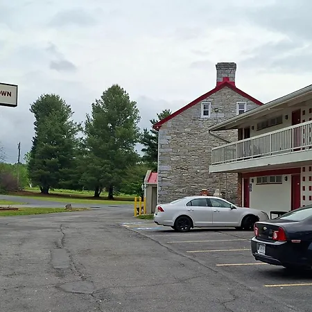 Hometown Inn Staunton Va Near Hwy 11-2