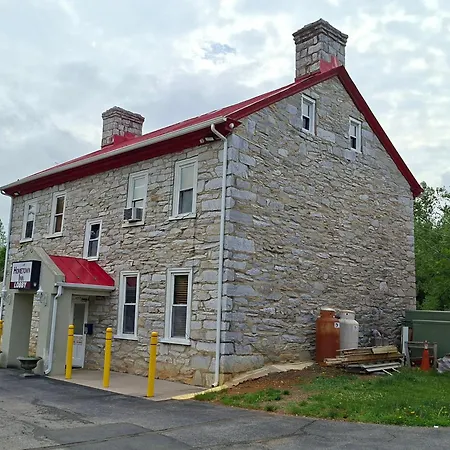 Hometown Inn Staunton Va Near Hwy 11-3
