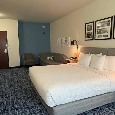Sleep Inn & Suites Fort Scott-3