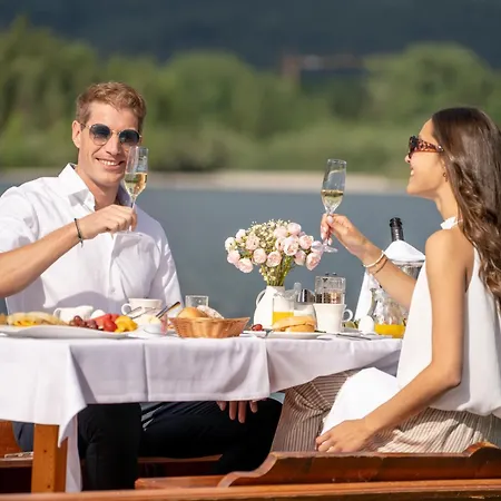 Romantik Hotel Im Weissen Rössl am Wolfgangsee-3