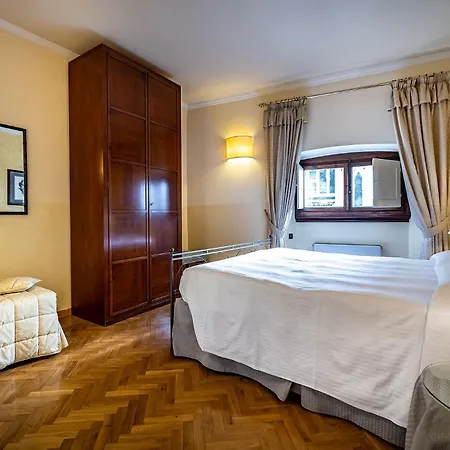 Palazzo Gamba Apartments Al Duomo-2